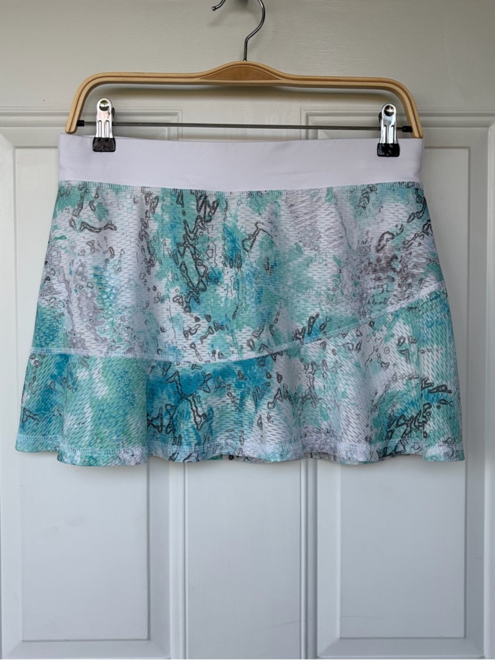 •Sofibella• Tennis Skort Skirt w/ Shorts Blue Green Print - Size Medium